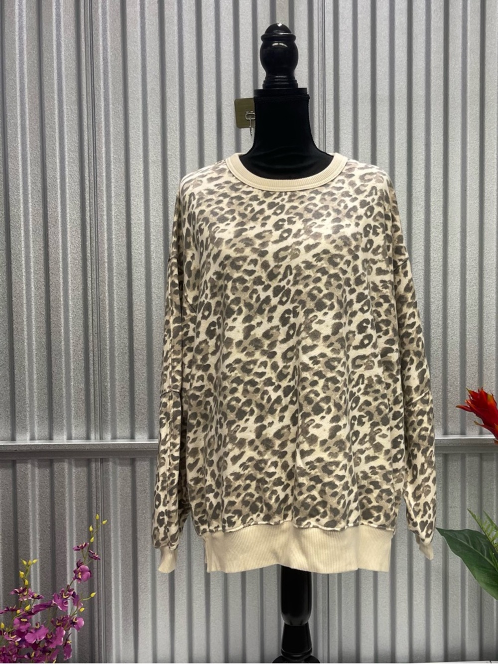 Aerie Leopard Print Oversized Sweatshirt Women’s Small Cozy Pullover